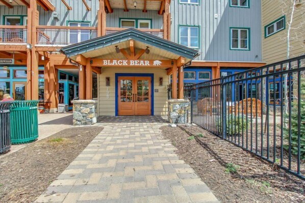Condo (8061_Black_Bear) | Exterior