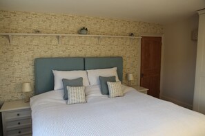 2 bedrooms, iron/ironing board, travel cot, free WiFi