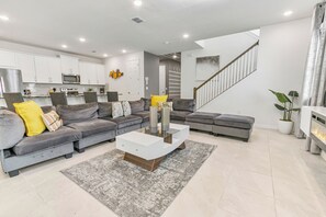 Room - Solara Resort Homes and Townhomes (Kissimmee)