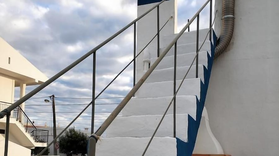 Sleep & Go Faro Airport Guest House