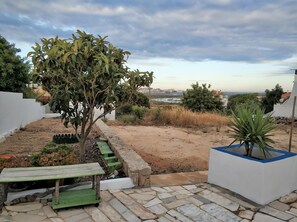 Terrace/patio - Sleep & Go Faro Airport Guest House (Faro)