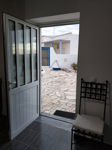 Sleep & Go Faro Airport Guest House