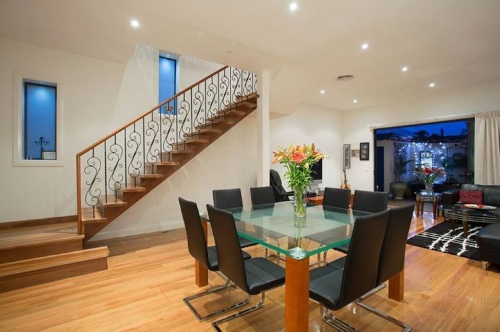 Large Prestigious Inner City Family Home- Bright & Airy  only 9km to City centre