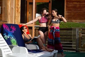 Property grounds - Chalet, 150m from resort center, view mountain, swimming pool, sauna, terrace, parking, tv (Agnières-en-Dévoluy)