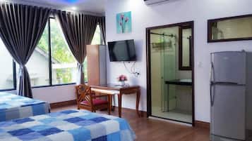 In-room safe, iron/ironing board, WiFi, bed sheets