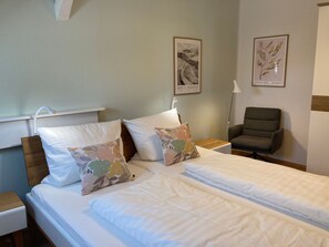 2 Schlafzimmer, Reisekinderbett, WLAN, Bettwäsche