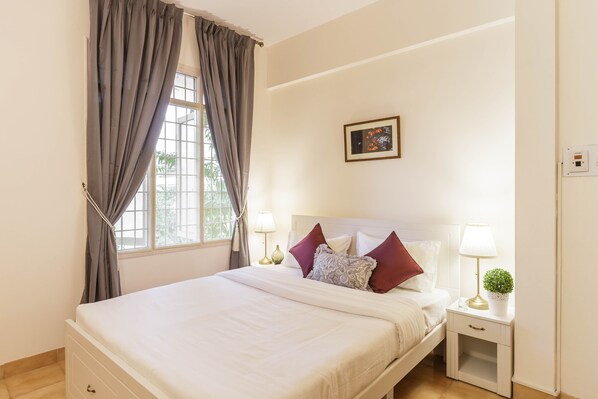 2 bedrooms, iron/ironing board, WiFi, bed sheets