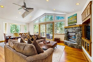 TV, fireplace, DVD player