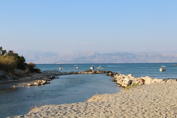 Beach - Frankis Apartment 7 Agios Spyridonas Perithia (Corfu)