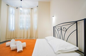 1 bedroom, desk, blackout drapes, iron/ironing board - Athens Psiri Hotel (Athens)