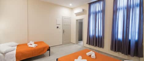 Standard Quadruple Room, 2 Double Beds