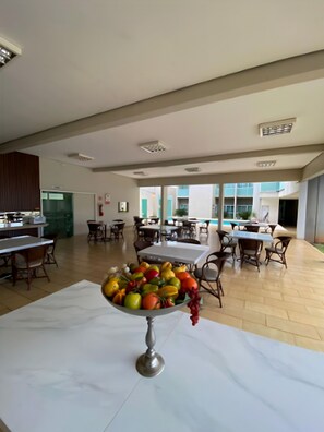 Outdoor dining - Oasis Hotel (Araguaina)