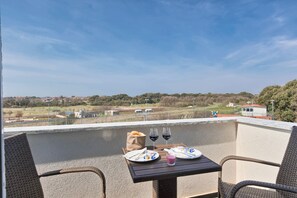 Outdoor dining - Apartments La Mer - Studio A (Pula)