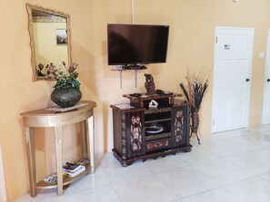 Apartment, 1 Bedroom, Non Smoking | Television - I Heart JA Me Lo Dio Dios Ocho Rios (Ocho Rios)
