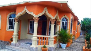 Exterior - I Heart JA Me Lo Dio Dios Ocho Rios (Ocho Rios)