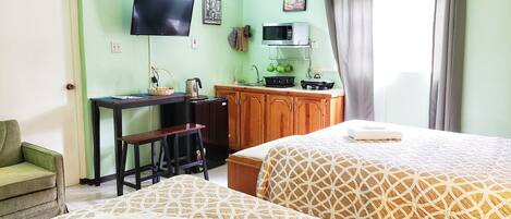 Studio, Non Smoking | Desk, iron/ironing board, free WiFi, bed sheets