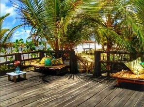 Chalet exclusivo, vista al océano (Chale de Frente Para o Mar) | Terraza o patio