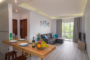 Interior - NEW - Ocean View Madeira - relax in the modern apartment and beautiful views (Madalena do Mar)