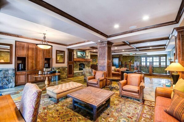 Condo (300-4_Lone_Eagle) | Exterior