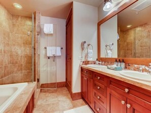 Condo (300-3_Lone_Eagle) | Bathroom