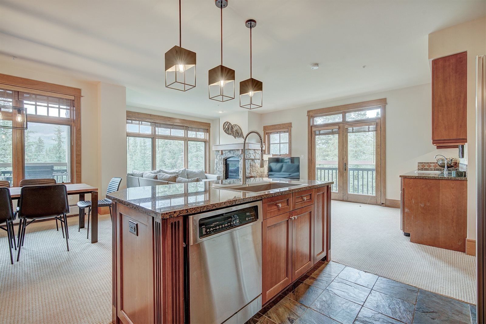 Condo (300-3_Lone_Eagle) | Private kitchen | Toaster, kitchen islands