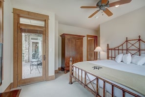 Condo (300-3_Lone_Eagle) | 3 bedrooms, free WiFi - Premier 3 Bedroom Ski in, Ski out Lone Eagle Condo With the Best Access to Skiing in Keystone (Keystone)
