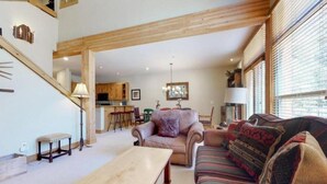 Exterior - Family Friendly 3 Bedroom Mountain Vacation Rental in Keystone With Complimentary Shuttle Service and Hot Tub Access (Keystone)