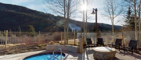 Bañera de hidromasaje exterior