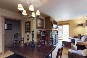 Dining - Red Hawk Lodge 2 Bedroom Condo in River Run Village (Keystone)