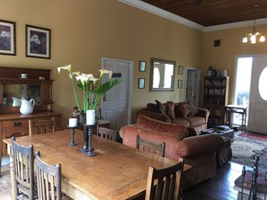 Living area - Pescadero Creek Inn (Pescadero)