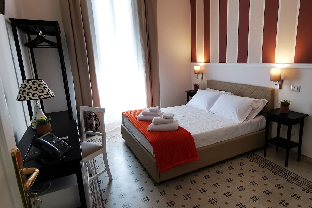 Kamar Comfort, pemandangan kota (4 Canti) | 1 kamar tidur, seprai premium, selimut bulu angsa, dan busa memori