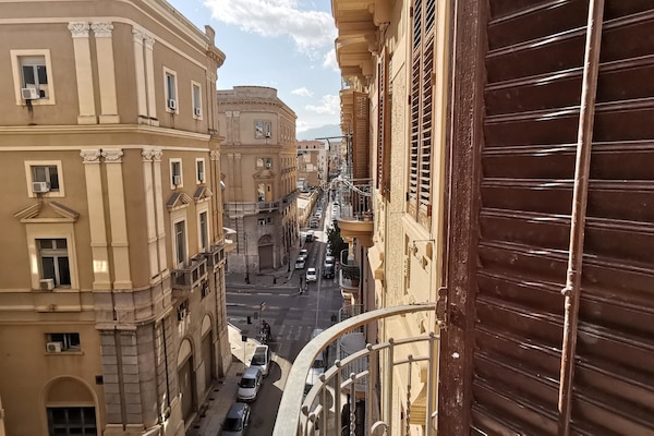 Camera Deluxe, vista città (Politeama) | Vista balcone