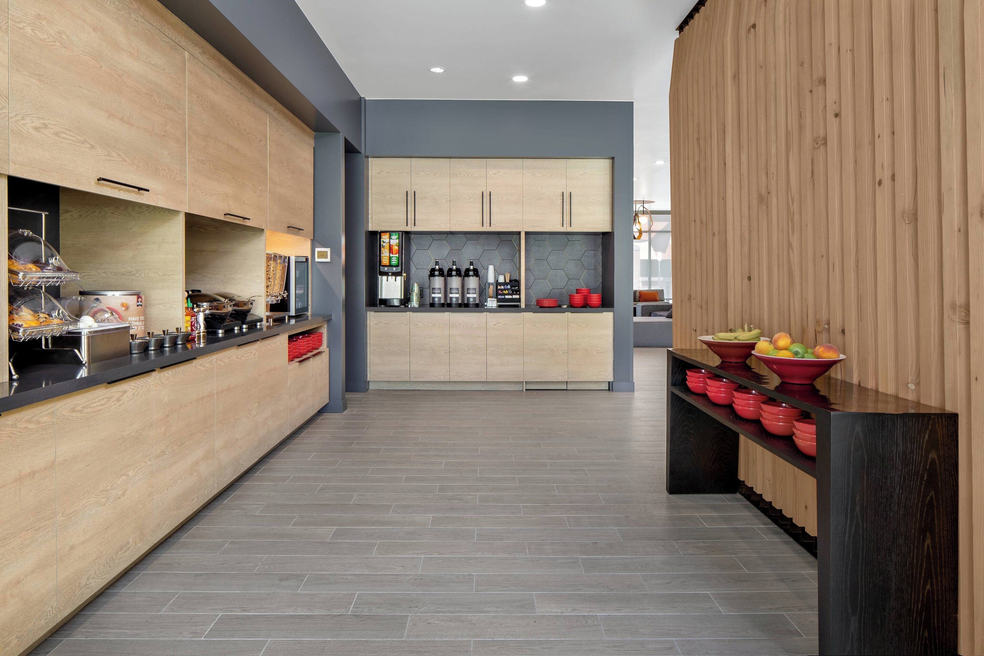 free daily continental breakfast