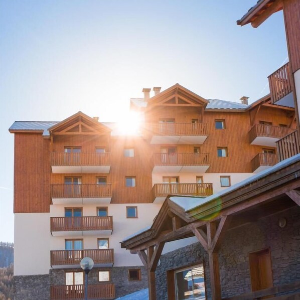 Exterior - 300m from ski slopes, 2nd floor, swimming pool, balcony, tv, ski locker, 25m², Puy-Saint-Vincent (Puy-Saint-Vincent)