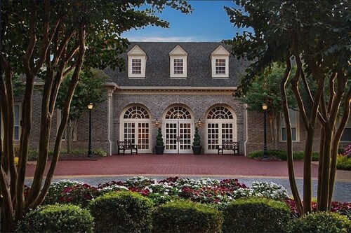 Marriott 2 bdrm 2 baths, minutes from Colonial Williamsburg downtown.