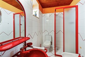 Een douche, een haardroger, een bidet