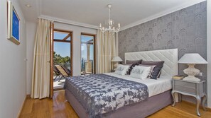 7 makuuhuonetta, silitysrauta/-lauta, ilmainen Wi-Fi, vuodevaatteet