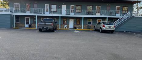 숙박 시설 정면