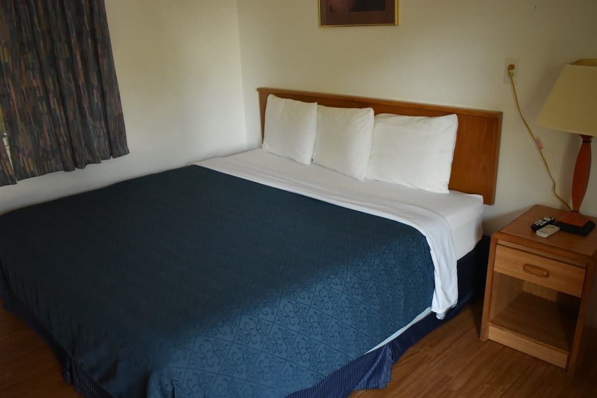 Habitación individual económica, 1 cama Queen size | 1 habitación, wifi gratis y ropa de cama