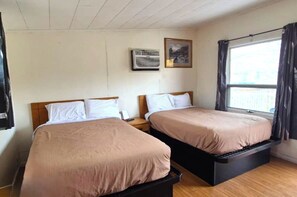 Habitación, 2 camas dobles, no fumadores | Caja fuerte, wifi gratis, ropa de cama