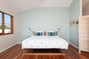 3 chambres, fer et planche à repasser, Wi-Fi, draps fournis