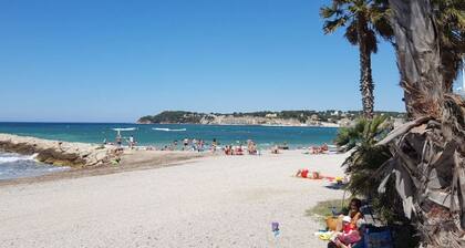 Six Fours, Studio , terrasse, 100 m plage, park, commerces proches