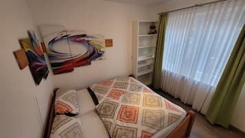 1 bedroom, free WiFi, bed sheets