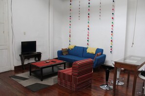 Apartment (Apartamento 109) | Living room