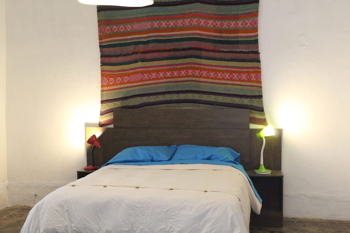 3 habitaciones, ropa de cama de alta calidad y cubrecamas