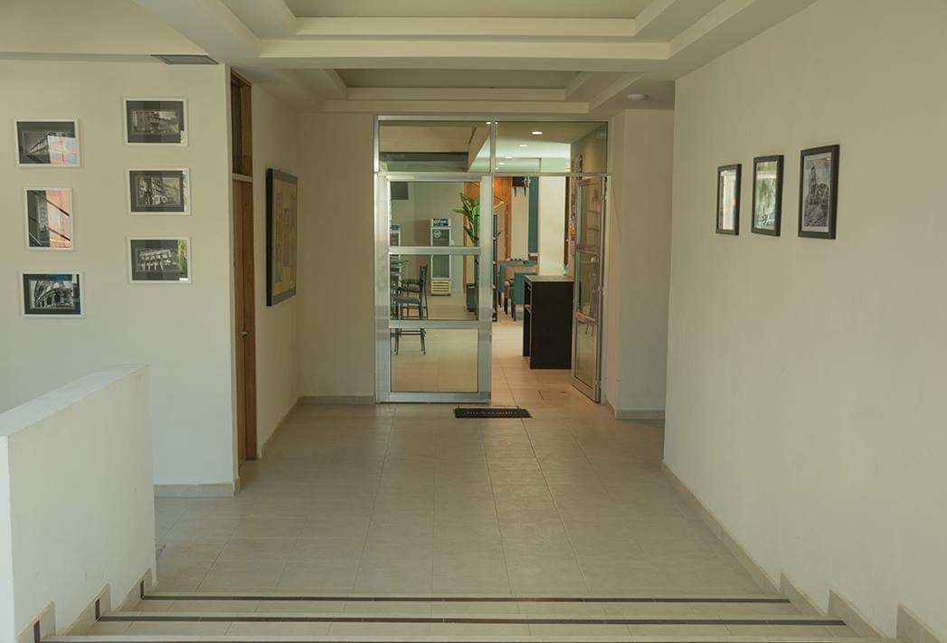 40-inch smart tv with satellite channels, tv