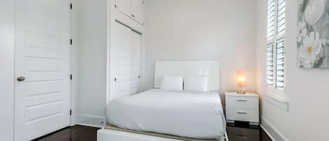 3 chambres, fer et planche à repasser, draps fournis