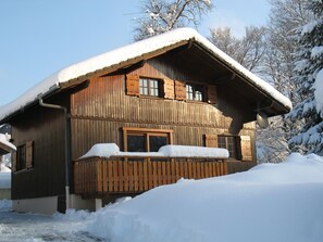 Exterior - Comfortable chalet in the mountains, close to Geneva and the Lake Geneva  (Bogève)
