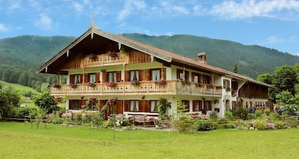 Ferienwohnung - Gästehaus Schober - Jodlhof, Kreuth-Scharling