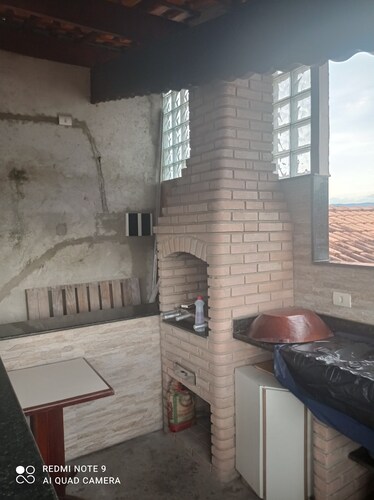 Der Nachtclub publiziert in familiärer Umgebung.